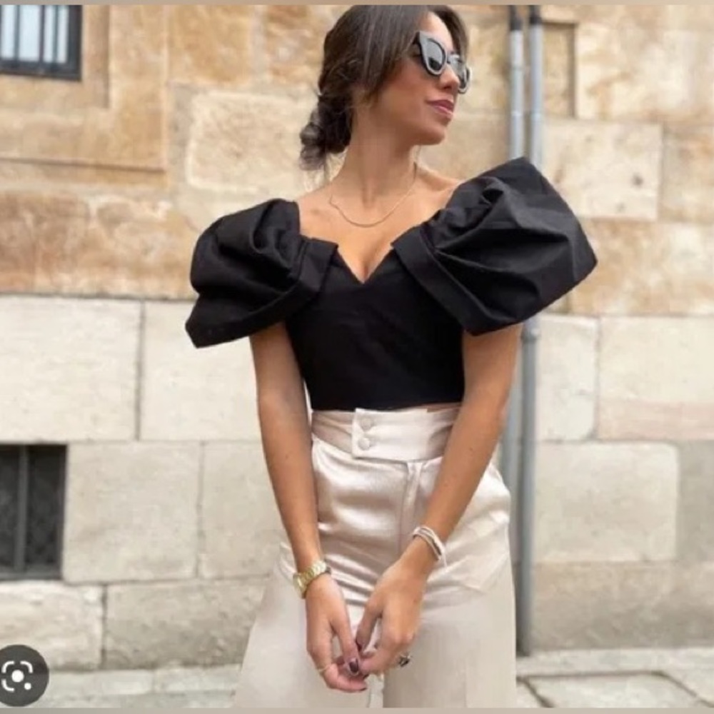 ZARA Black LIMITED EDITION Puff Sleeve Smocked Elastic Top